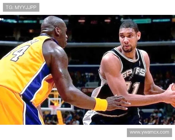 奥尼尔与邓肯巅峰对决精彩视频回顾，重温篮球传奇的辉煌瞬间